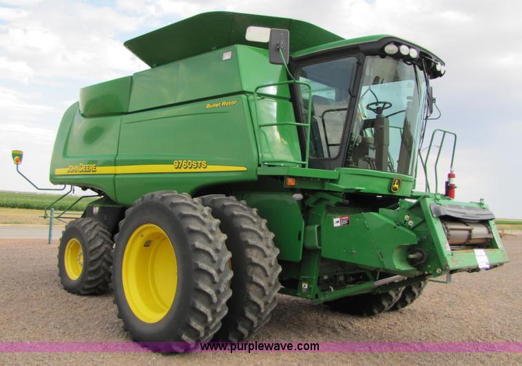 image for item A4649 2007 John Deere 9760 STS combine