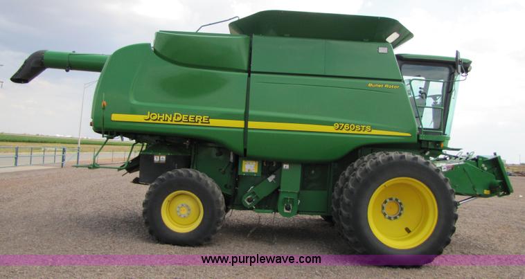 image for item A4649 2007 John Deere 9760 STS combine