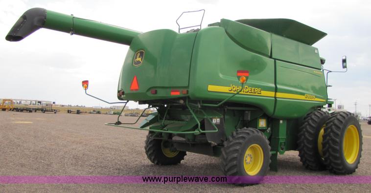 image for item A4649 2007 John Deere 9760 STS combine