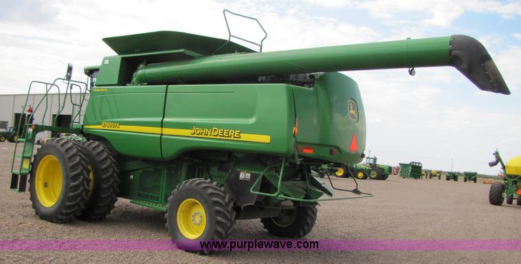 image for item A4649 2007 John Deere 9760 STS combine