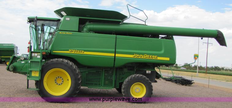 image for item A4649 2007 John Deere 9760 STS combine