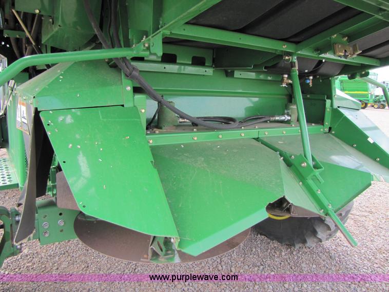 image for item A4649 2007 John Deere 9760 STS combine