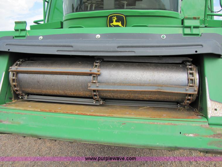 image for item A4649 2007 John Deere 9760 STS combine