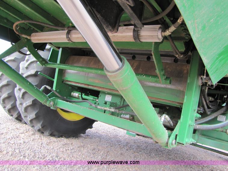 image for item A4649 2007 John Deere 9760 STS combine