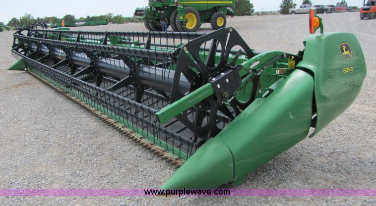 image for item A4650 2009 John Deere 635D 35' draper head