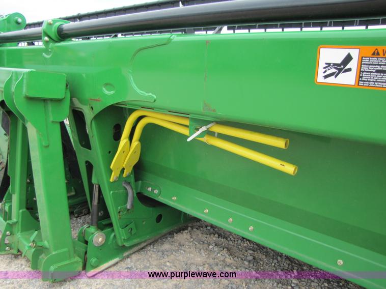 image for item A4650 2009 John Deere 635D 35' draper head