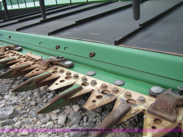 image for item A4650 2009 John Deere 635D 35' draper head