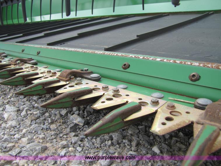 image for item A4650 2009 John Deere 635D 35' draper head
