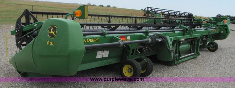 image for item A4651 2009 John Deere 635D 35' draper head