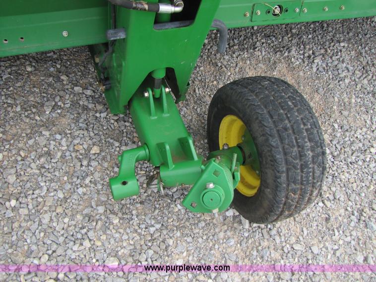 image for item A4652 2009 John Deere 635D 35' draper head