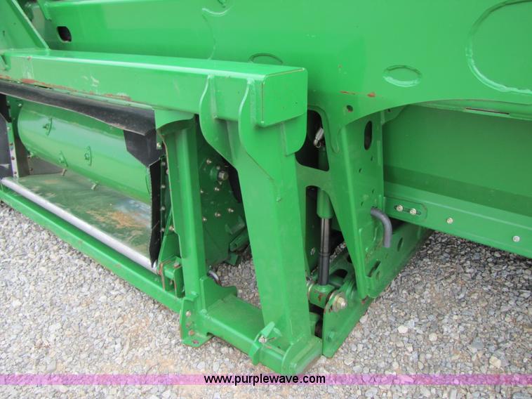 image for item A4652 2009 John Deere 635D 35' draper head