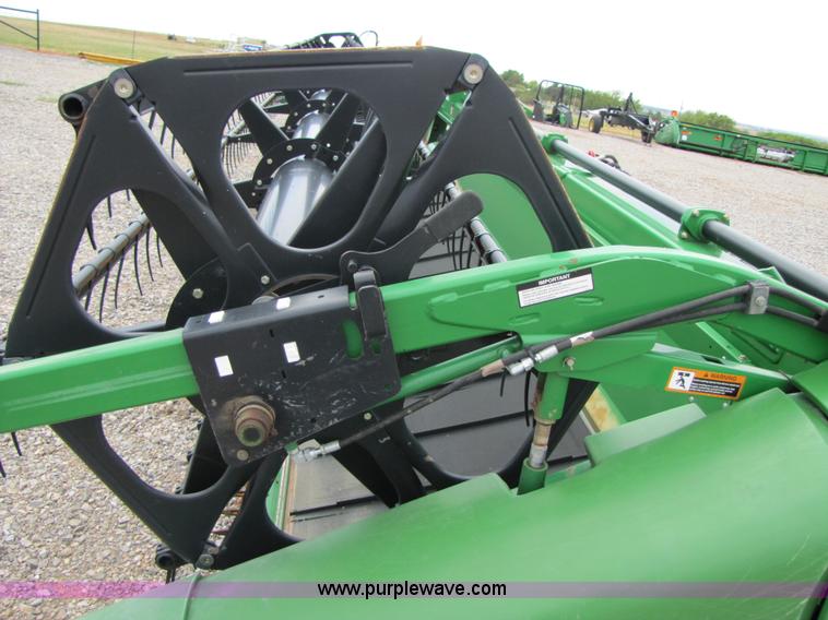 image for item A4652 2009 John Deere 635D 35' draper head