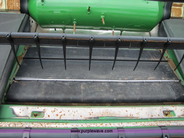 image for item A4652 2009 John Deere 635D 35' draper head