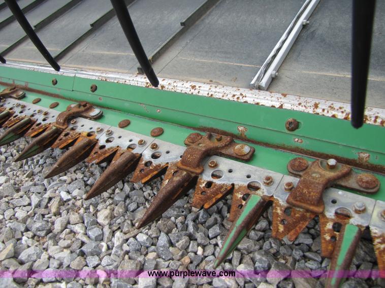 image for item A4652 2009 John Deere 635D 35' draper head