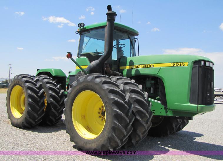 image for item A4655 1998 John Deere 9300 4WD tractor