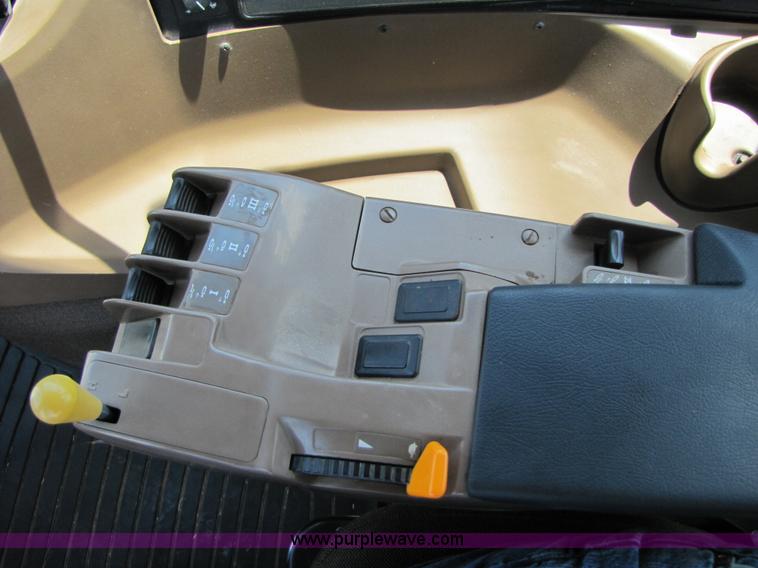 image for item A4655 1998 John Deere 9300 4WD tractor