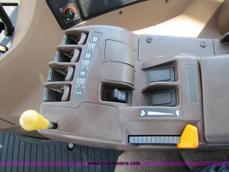 image for item A4656 2003 John Deere 9320 4WD tractor