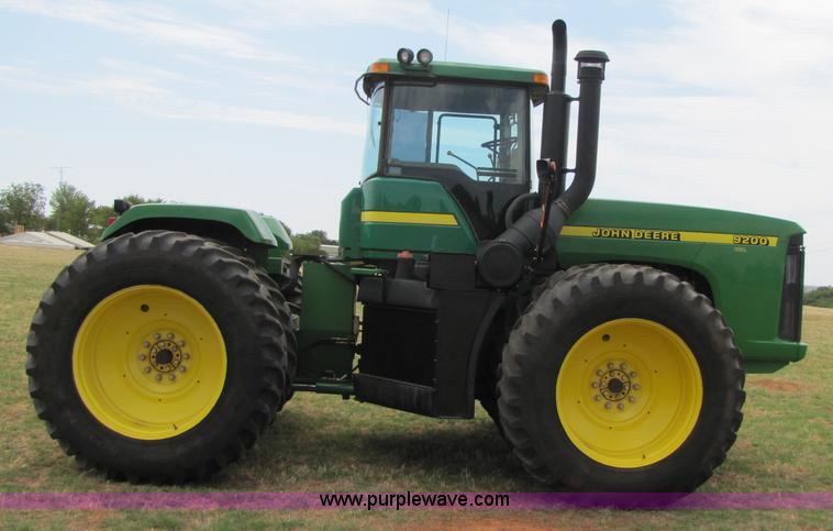image for item A4658 2000 John Deere 9200 4WD tractor