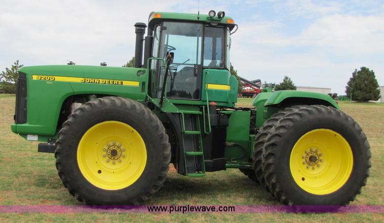 image for item A4658 2000 John Deere 9200 4WD tractor