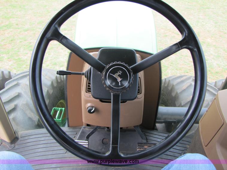 image for item A4658 2000 John Deere 9200 4WD tractor