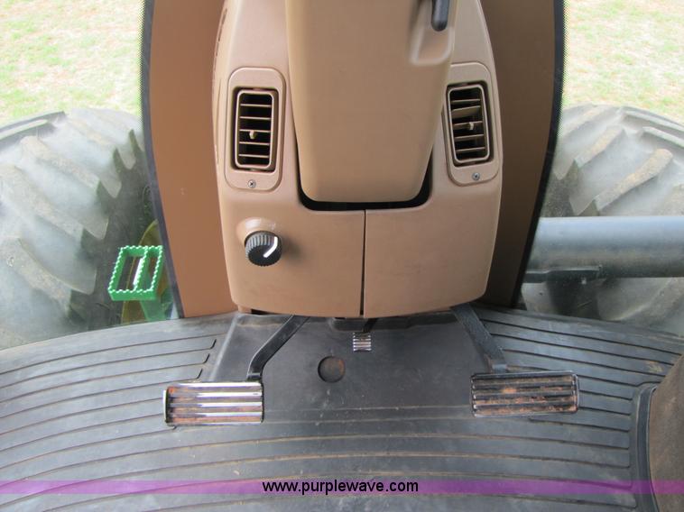 image for item A4658 2000 John Deere 9200 4WD tractor