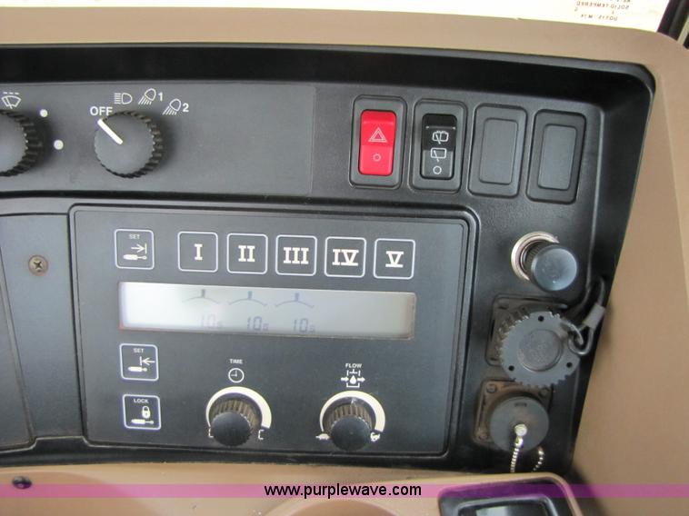 image for item A4658 2000 John Deere 9200 4WD tractor