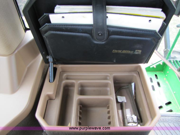 image for item A4658 2000 John Deere 9200 4WD tractor