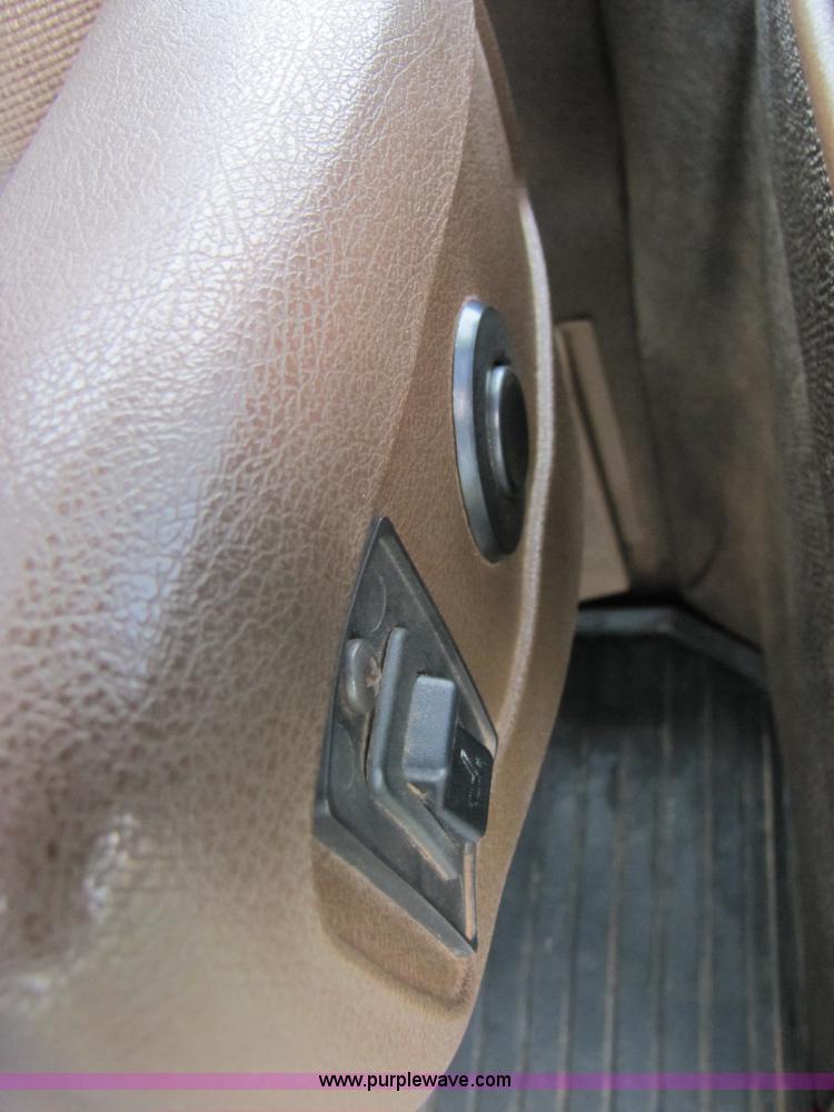 image for item A4658 2000 John Deere 9200 4WD tractor