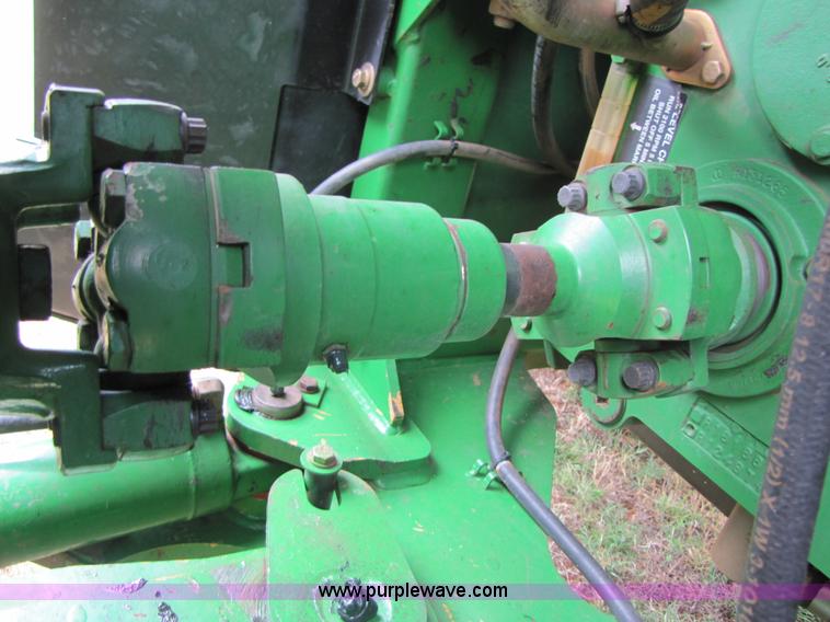 image for item A4658 2000 John Deere 9200 4WD tractor