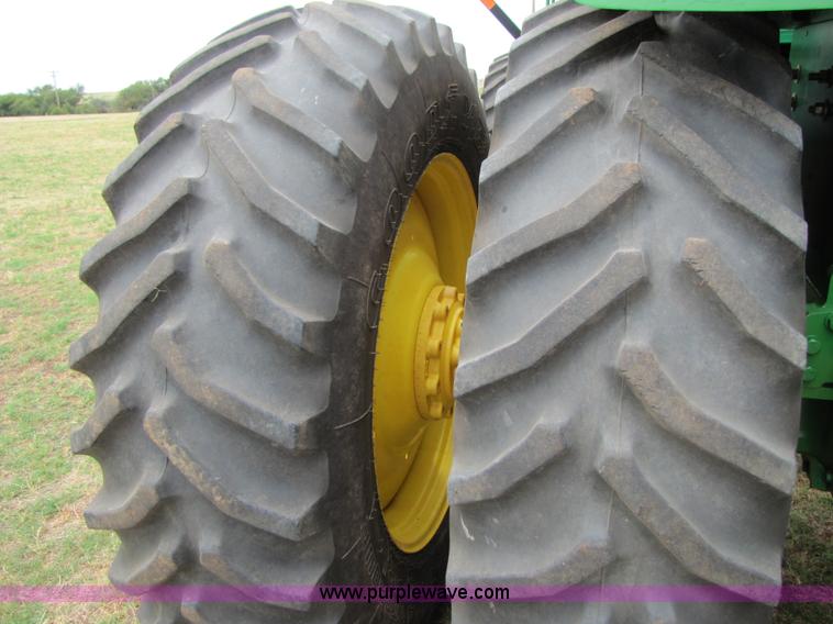 image for item A4658 2000 John Deere 9200 4WD tractor
