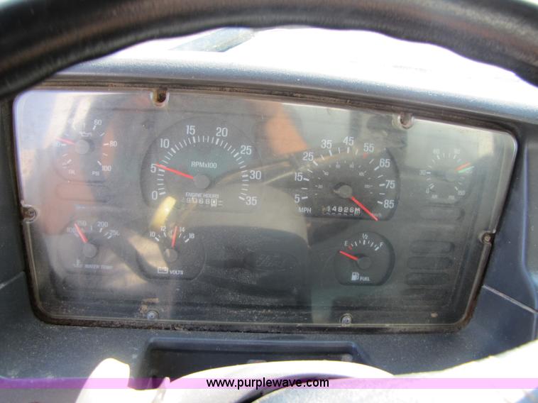 image for item A4660 1997 Ford Louisville feed truck with Roto-mix 600-16 mixer