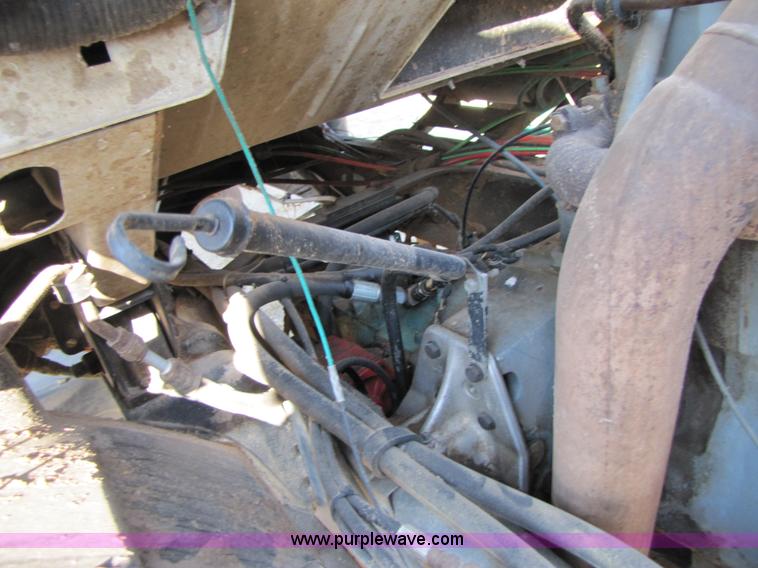 image for item A4660 1997 Ford Louisville feed truck with Roto-mix 600-16 mixer