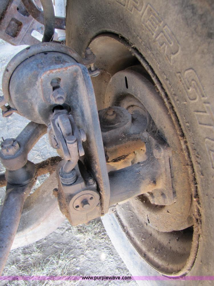 image for item A4660 1997 Ford Louisville feed truck with Roto-mix 600-16 mixer