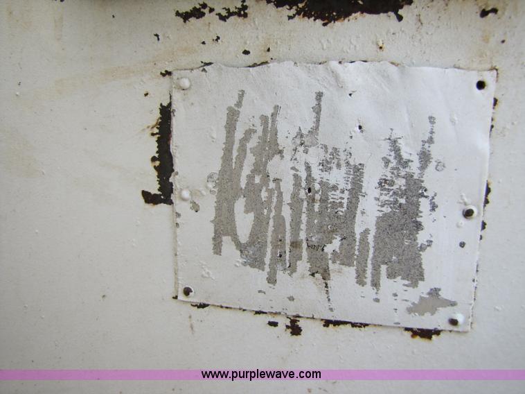 image for item A4660 1997 Ford Louisville feed truck with Roto-mix 600-16 mixer