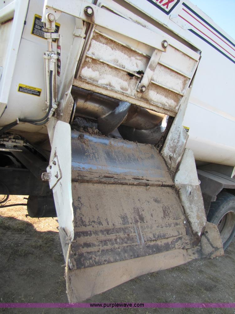 image for item A4660 1997 Ford Louisville feed truck with Roto-mix 600-16 mixer