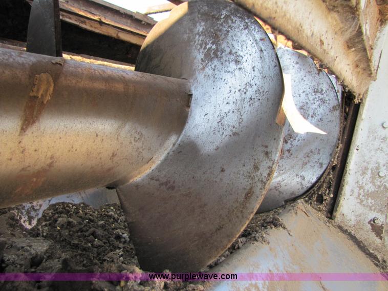 image for item A4660 1997 Ford Louisville feed truck with Roto-mix 600-16 mixer