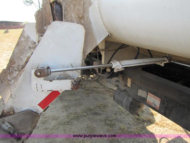 image for item A4660 1997 Ford Louisville feed truck with Roto-mix 600-16 mixer