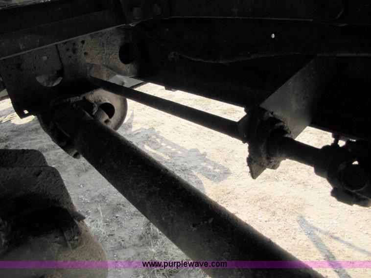 image for item A4660 1997 Ford Louisville feed truck with Roto-mix 600-16 mixer