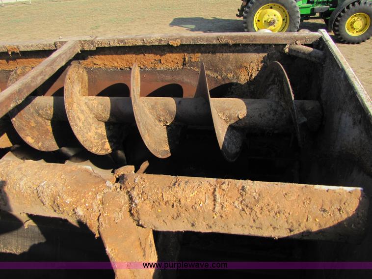 image for item A4660 1997 Ford Louisville feed truck with Roto-mix 600-16 mixer