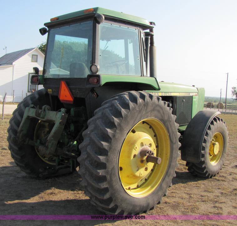 image for item A4666 1988 John Deere 4450 MFWD tractor