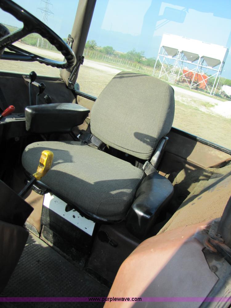 image for item A4666 1988 John Deere 4450 MFWD tractor