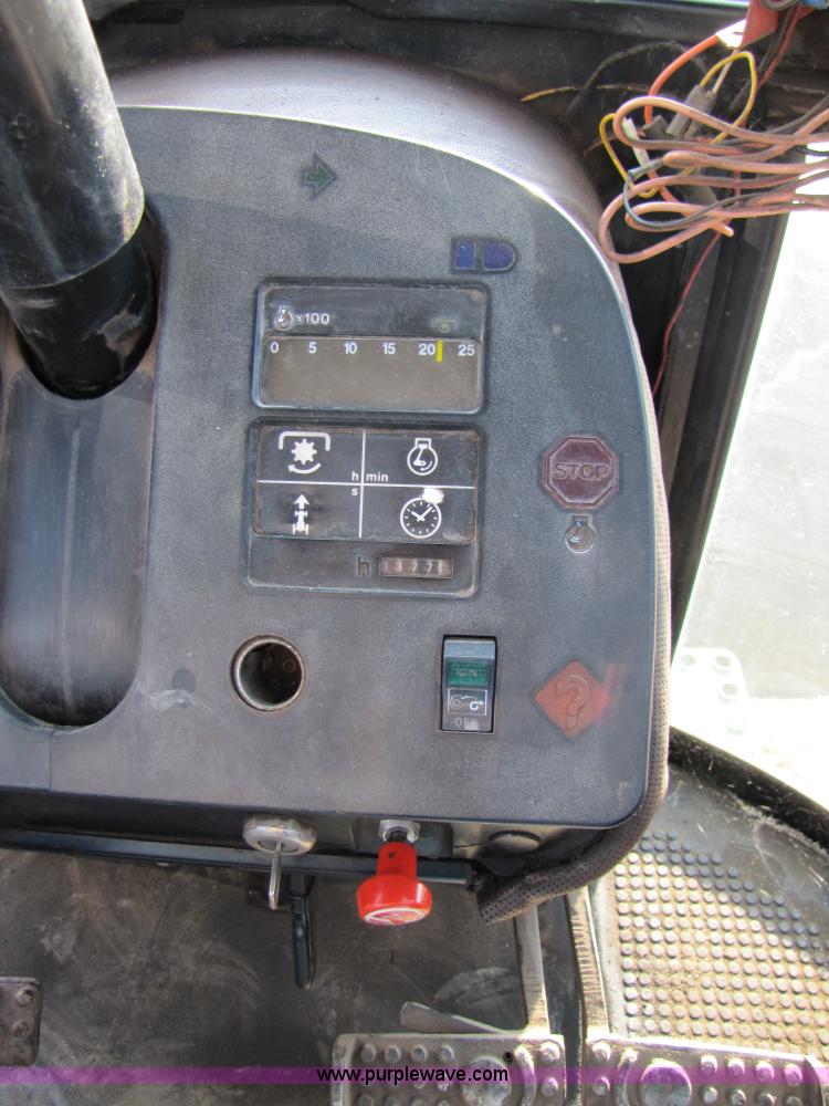 image for item A4666 1988 John Deere 4450 MFWD tractor