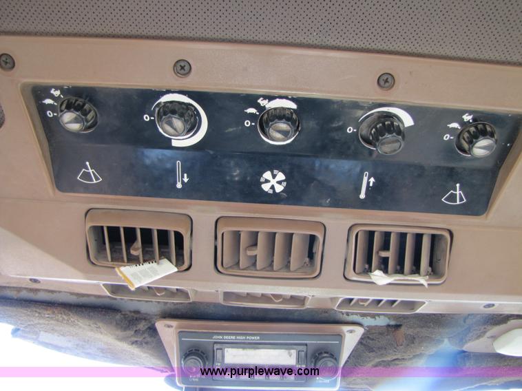 image for item A4666 1988 John Deere 4450 MFWD tractor