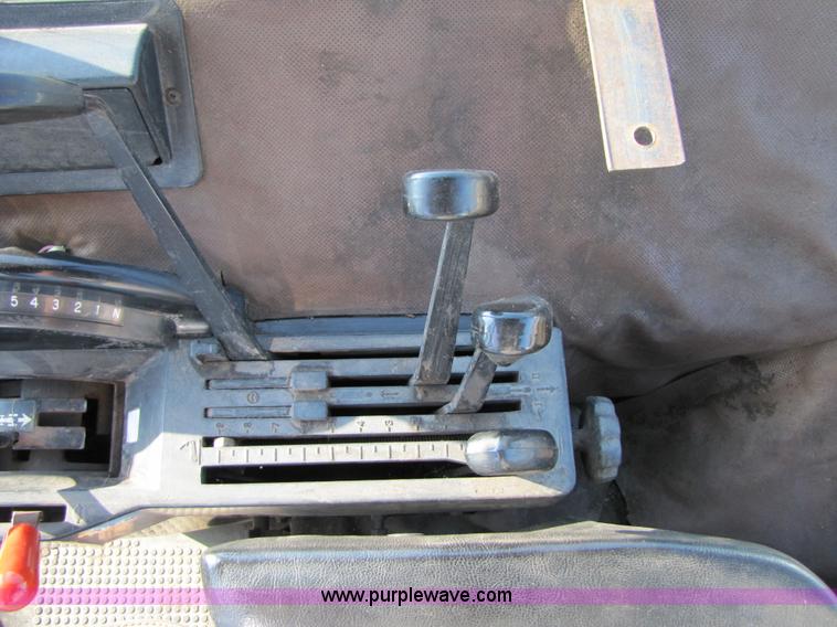 image for item A4666 1988 John Deere 4450 MFWD tractor