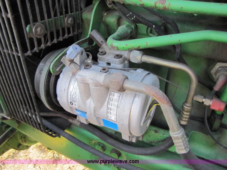 image for item A4666 1988 John Deere 4450 MFWD tractor