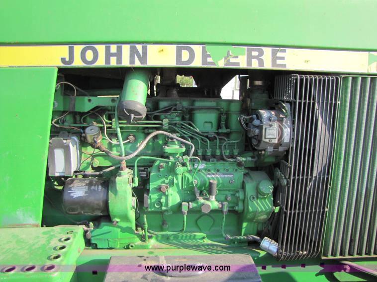 image for item A4666 1988 John Deere 4450 MFWD tractor