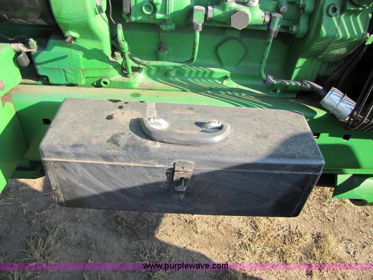 image for item A4666 1988 John Deere 4450 MFWD tractor