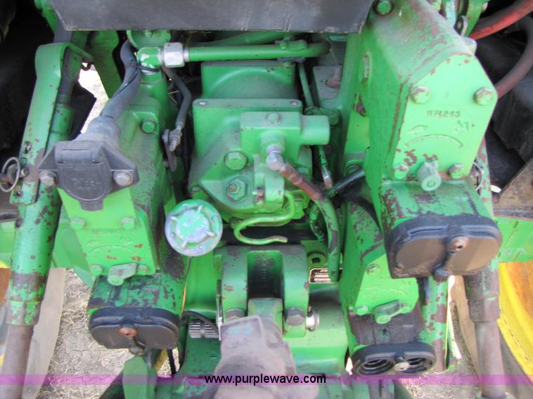 image for item A4666 1988 John Deere 4450 MFWD tractor