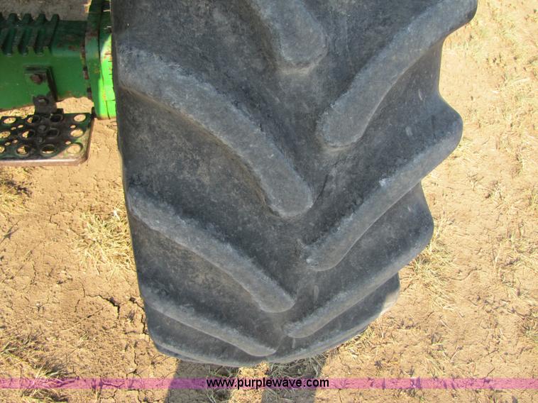 image for item A4666 1988 John Deere 4450 MFWD tractor