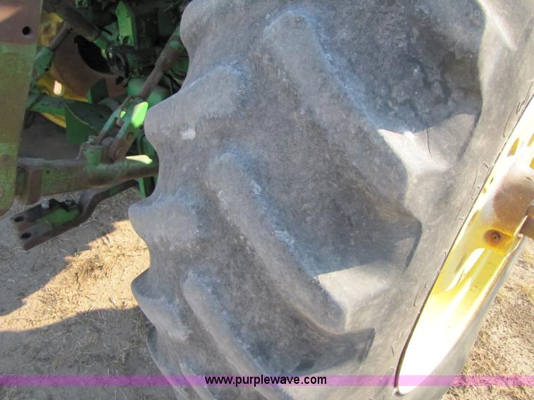 image for item A4666 1988 John Deere 4450 MFWD tractor